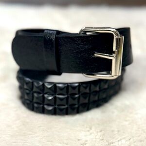 HOT TOPIC Black Three Row Pyramid Stud Belt with Silver Buckle ~ NWOT